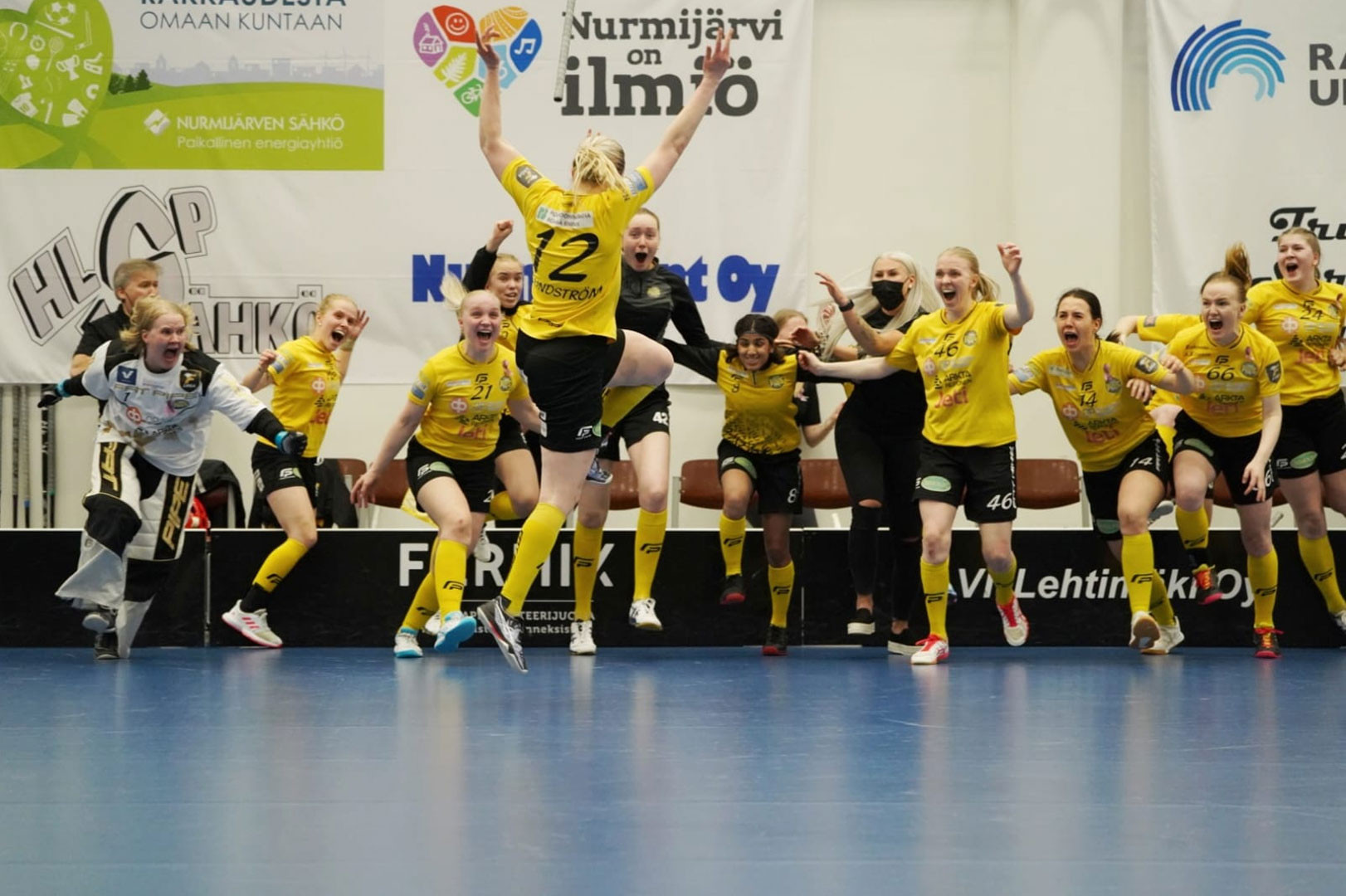 PSS freut sich über den gewonnenen finnischen Meistertitel in der F-Liiga